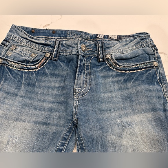 🌸Miss Me distressed pocket capri jeans size 31🌸 - Picture 3 of 10